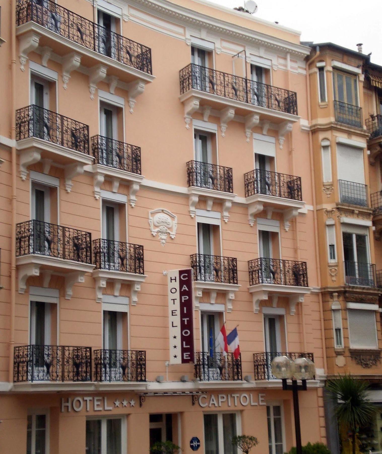 Hotel Capitole بوزولي المظهر الخارجي الصورة